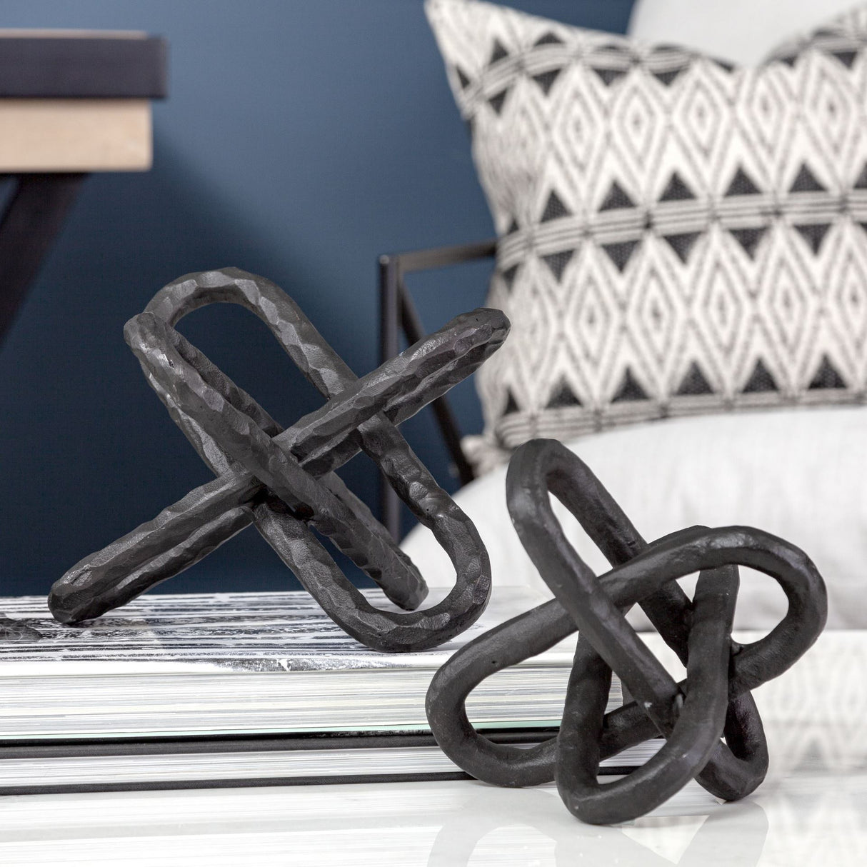 Wilhelm I (Small) 7L x 7W Black Metal Link Decor Object from Mercana - Luna Furniture