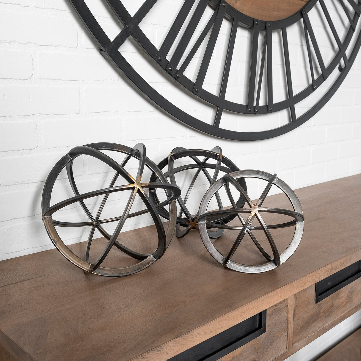 Galenna I (Small) 8L x 8W Black Metal Circular Decorative Orb from Mercana - Luna Furniture