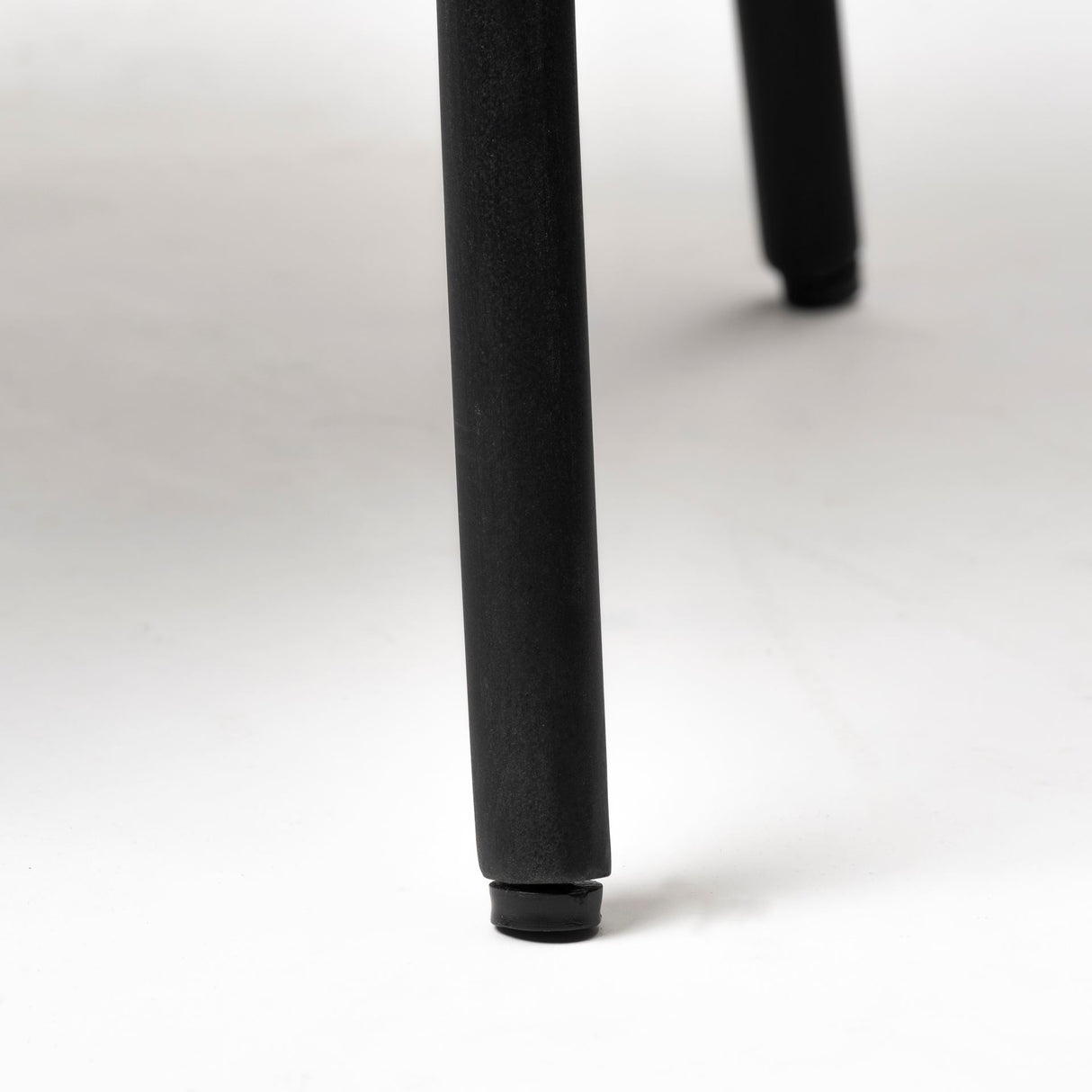 Etienne VII 24" Set of Two Round Top Black Wood and Marble Top Nesting Table from Mercana - Luna Furniture