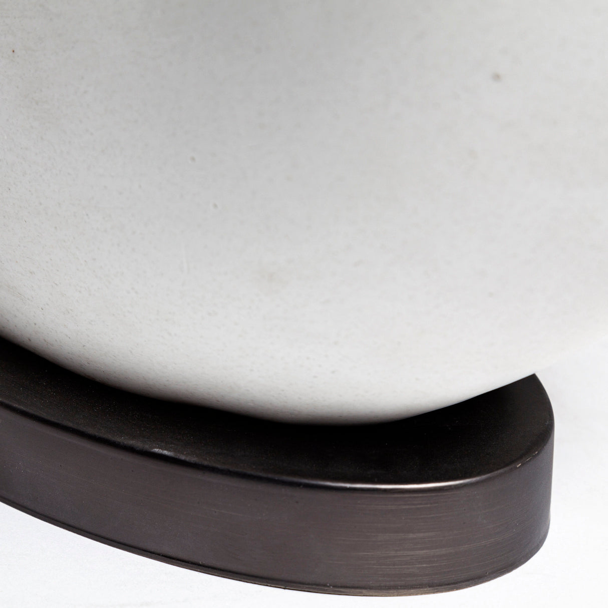 Celtica (26.8"H) White Resin Ring-Shaped Base Table Lamp from Mercana - Luna Furniture