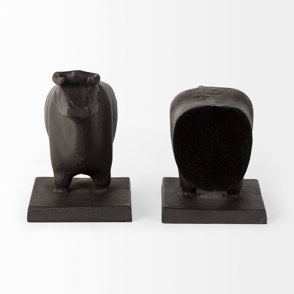 Taurus III (Set of 2) 9L x 4W Black Cast Aluminum Bull Bookends from Mercana - Luna Furniture