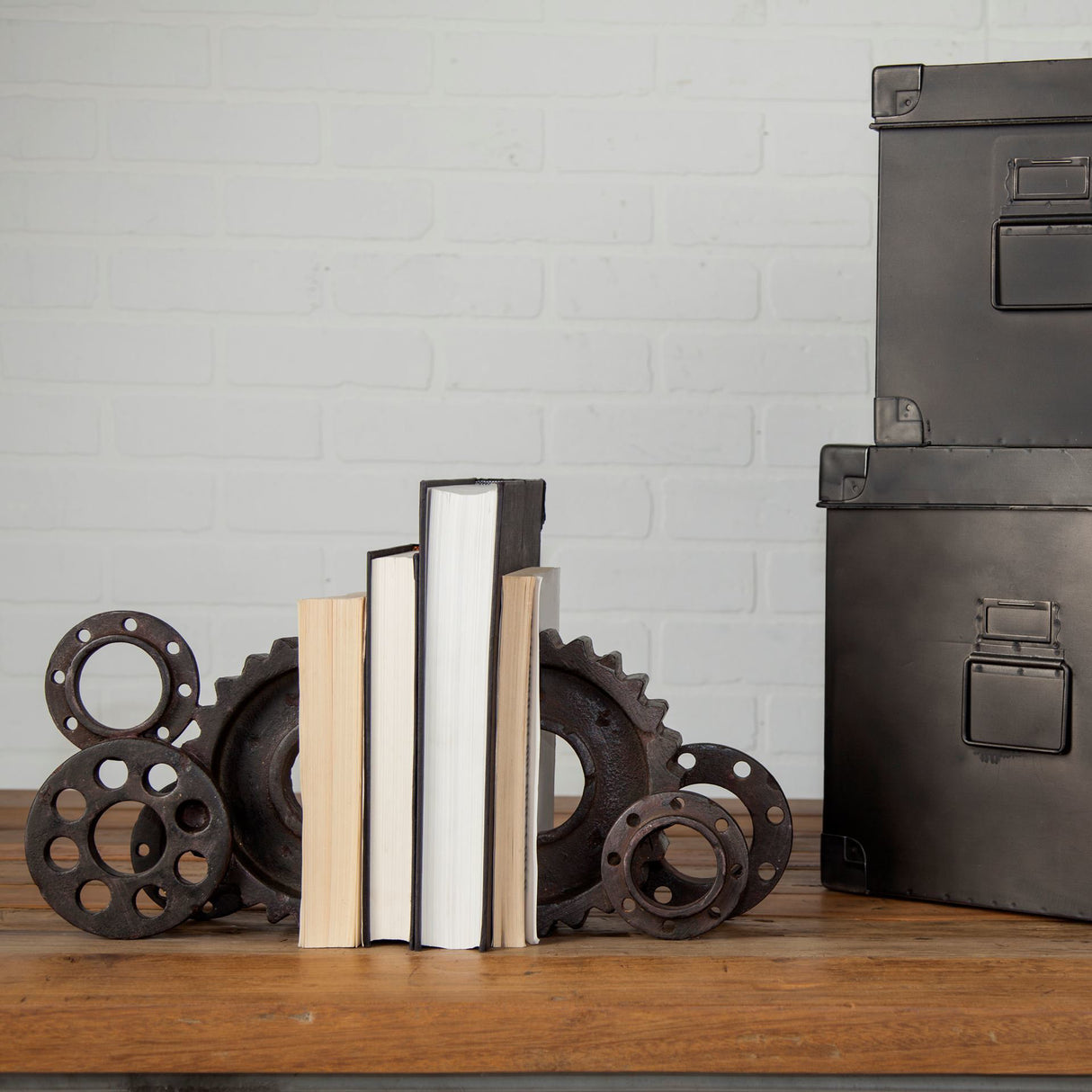 Cogsworth Set of 2 14L x 4W Brown Resin Industrial Gear Bookends from Mercana - Luna Furniture