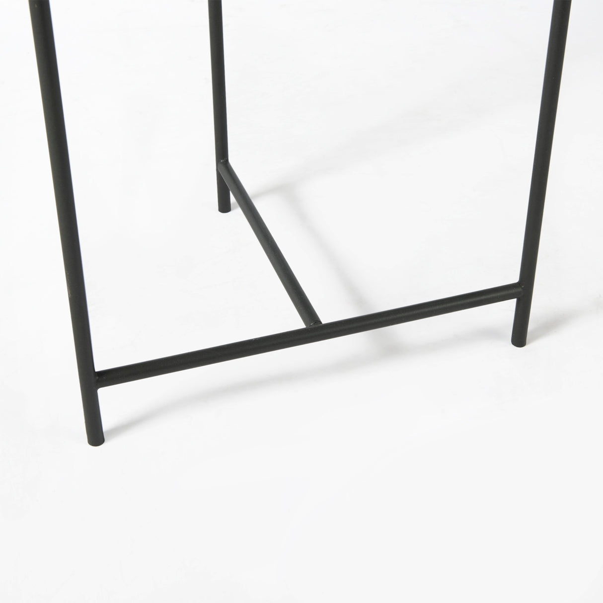 Stella 17L x 17W Gray Round Marble Top W/Black Base Accent Table from Mercana - Luna Furniture