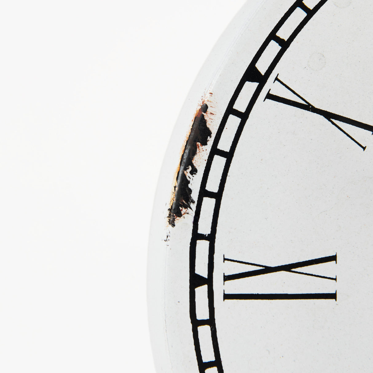 Harriet White/Bronze Metal Table Clock from Mercana - Luna Furniture