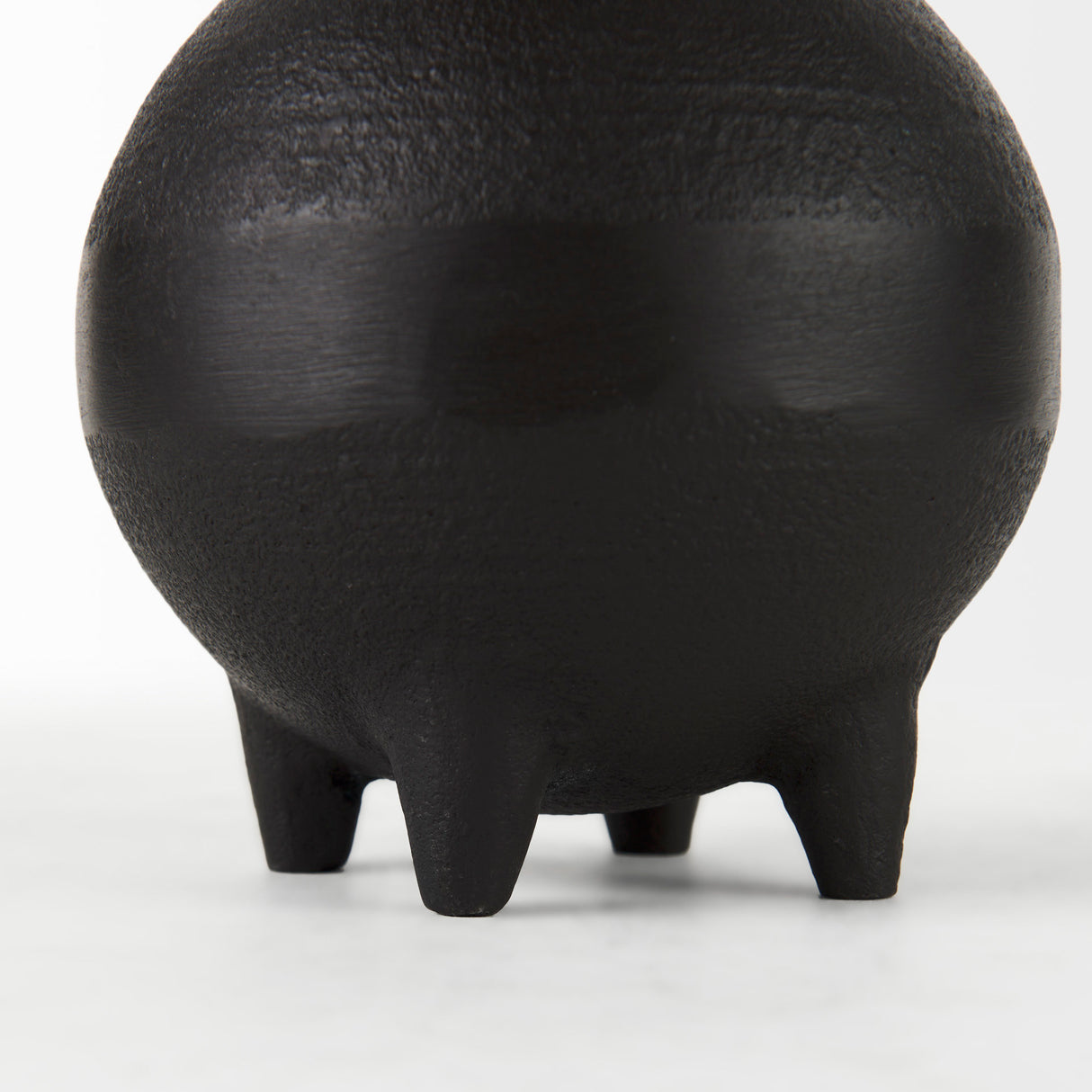 Cyrus Black Spherical Vase W/ Flute Decorative Object from Mercana - Luna Furniture