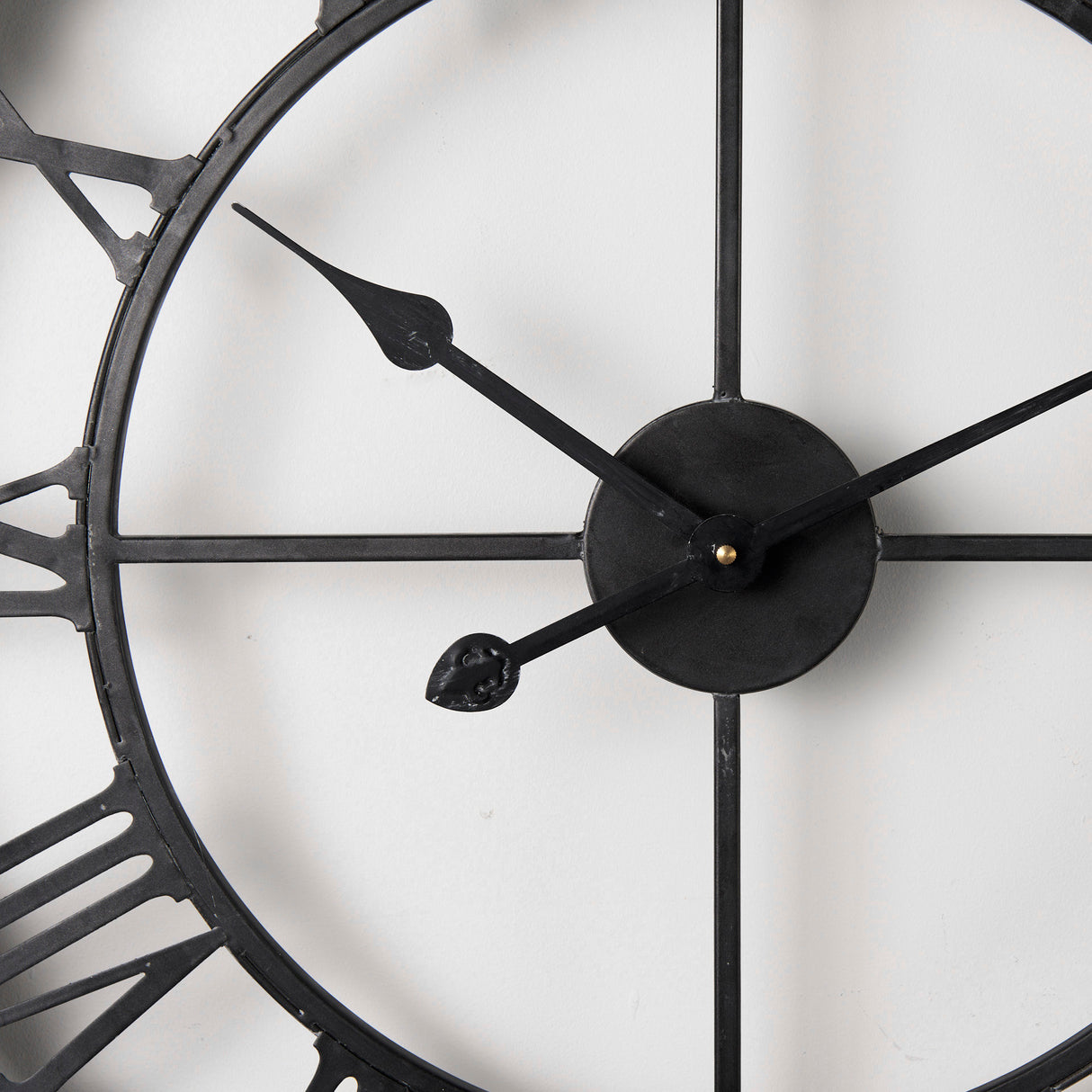 Mething Gray 25" Medium Farmhouse Wall Clock from Mercana - Luna Furniture