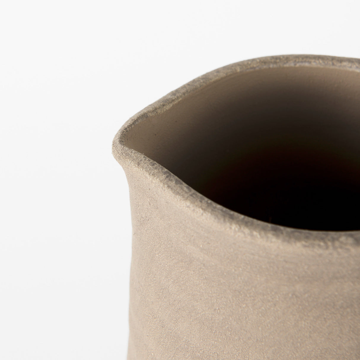 Garand Medium 15H Two-Toned Black/Natural Ceramic Jug from Mercana - Luna Furniture