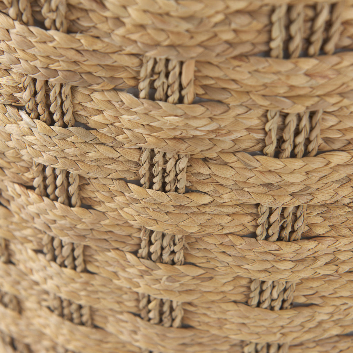 Michelle 17.7L x 17.7W x 17.7H Light Brown Woven Seagrass Round Pouf from Mercana - Luna Furniture