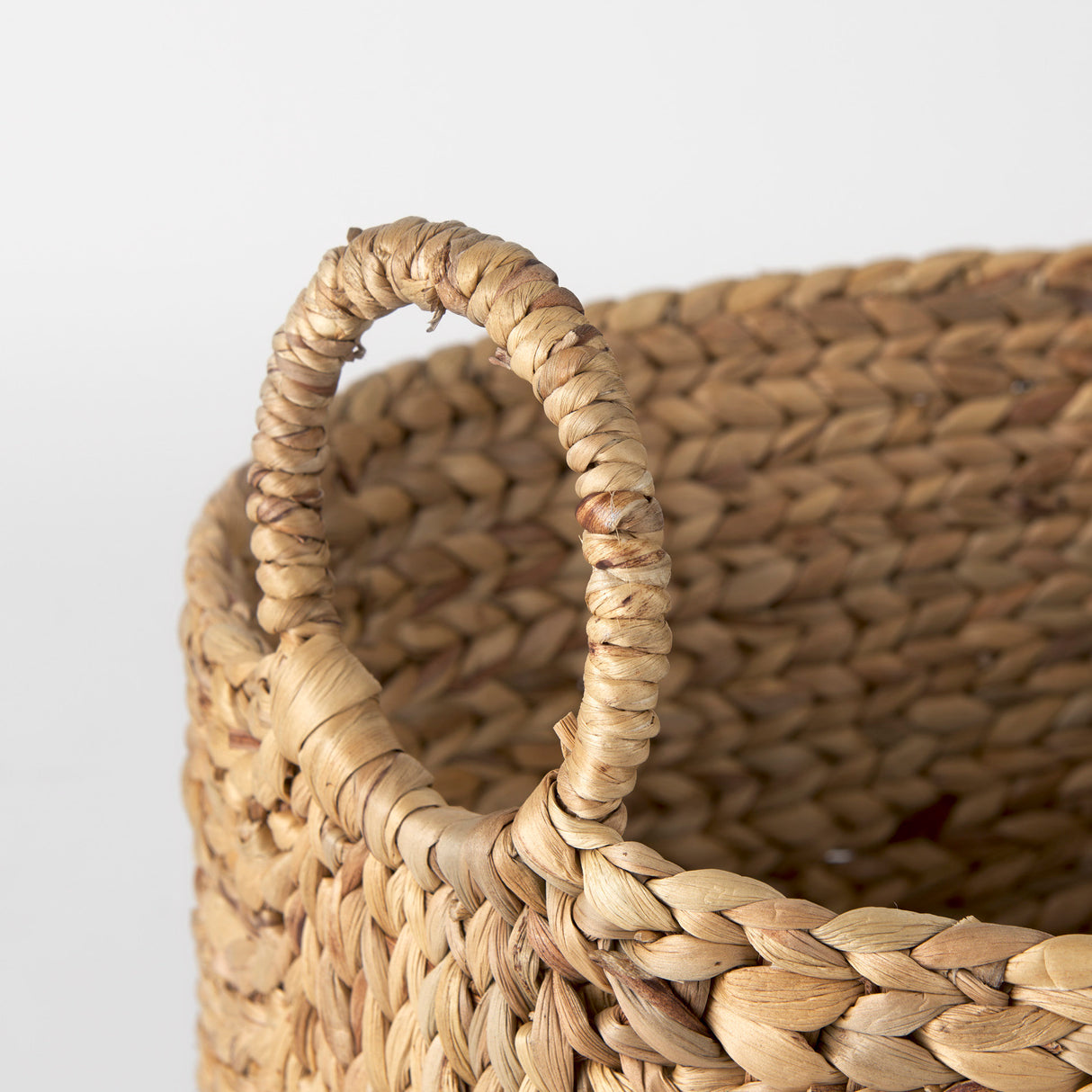 Sivan 19.7L x 19.7W x 23.6H (Set of 3) Light Brown Water Hyacinth Round Basket W/ Handles from Mercana - Luna Furniture