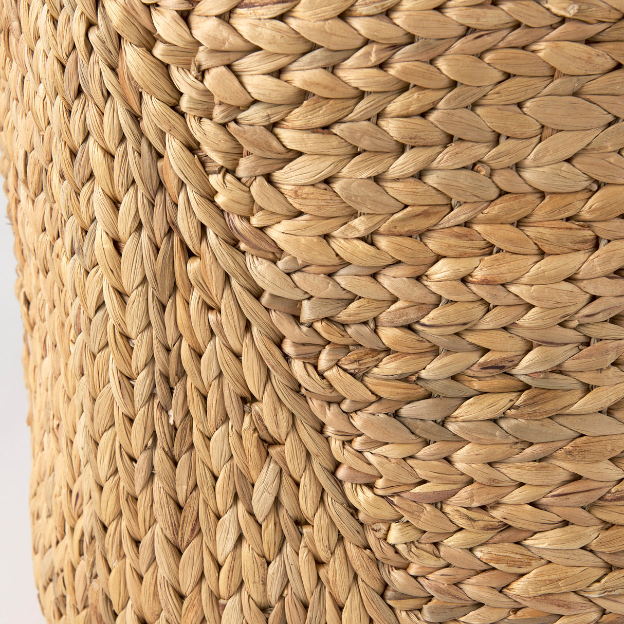 Sivan 19.7L x 19.7W x 23.6H (Set of 3) Light Brown Water Hyacinth Round Basket W/ Handles from Mercana - Luna Furniture