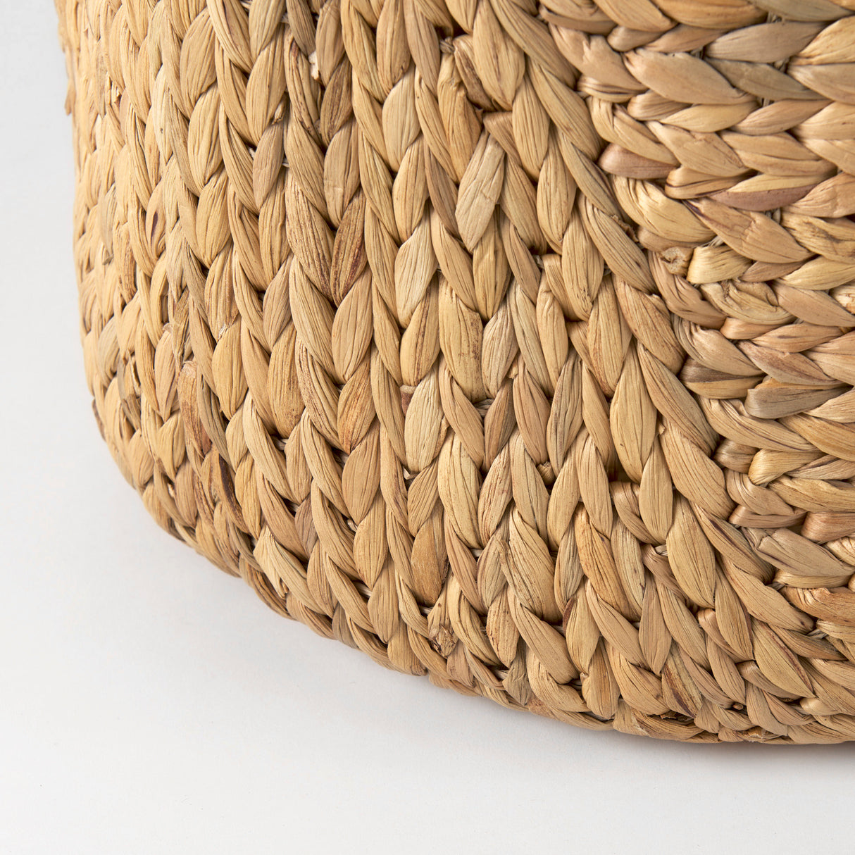 Sivan 19.7L x 19.7W x 23.6H (Set of 3) Light Brown Water Hyacinth Round Basket W/ Handles from Mercana - Luna Furniture
