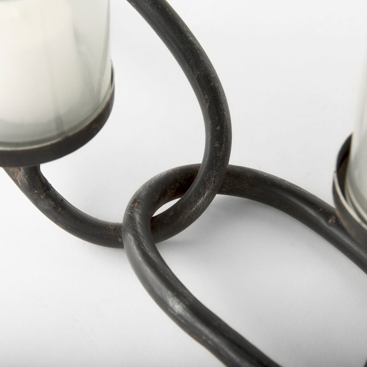 Quito Black Metal Chain-Link Five Candle Table Candle Holder from Mercana - Luna Furniture