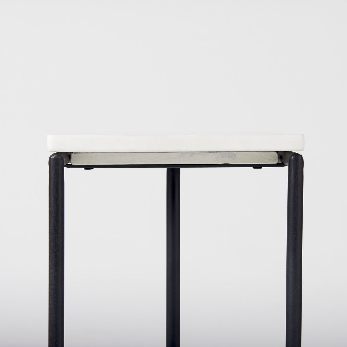 Kyra 12.0L x 20.0W x 23.0H White Marble Top W/Black Iron Frame C-Shaped End and Side Table from Mercana - Luna Furniture