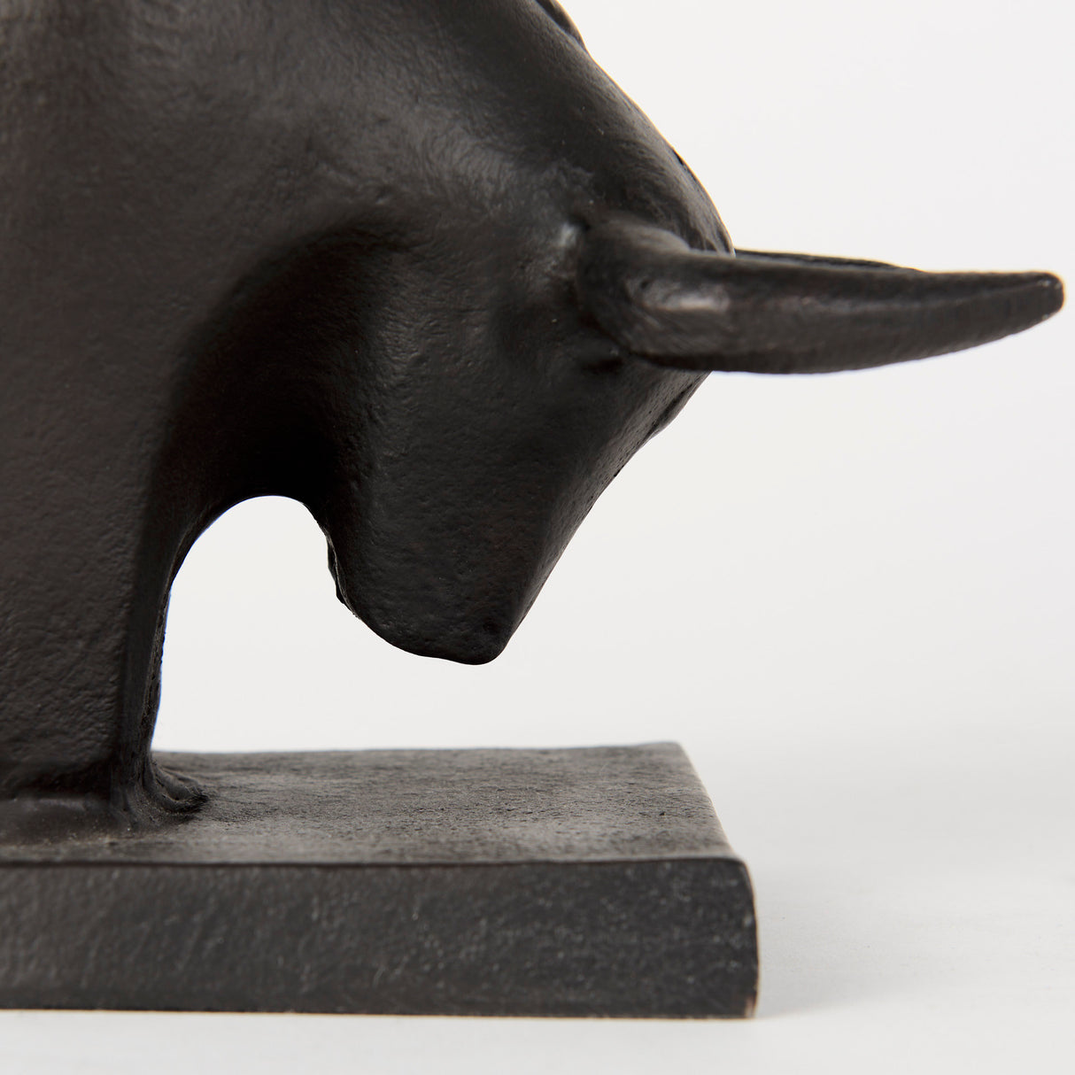 Tauro III (Set of 2) 10L x 5W Black Cast Aluminum Raging Bull Bookends from Mercana - Luna Furniture