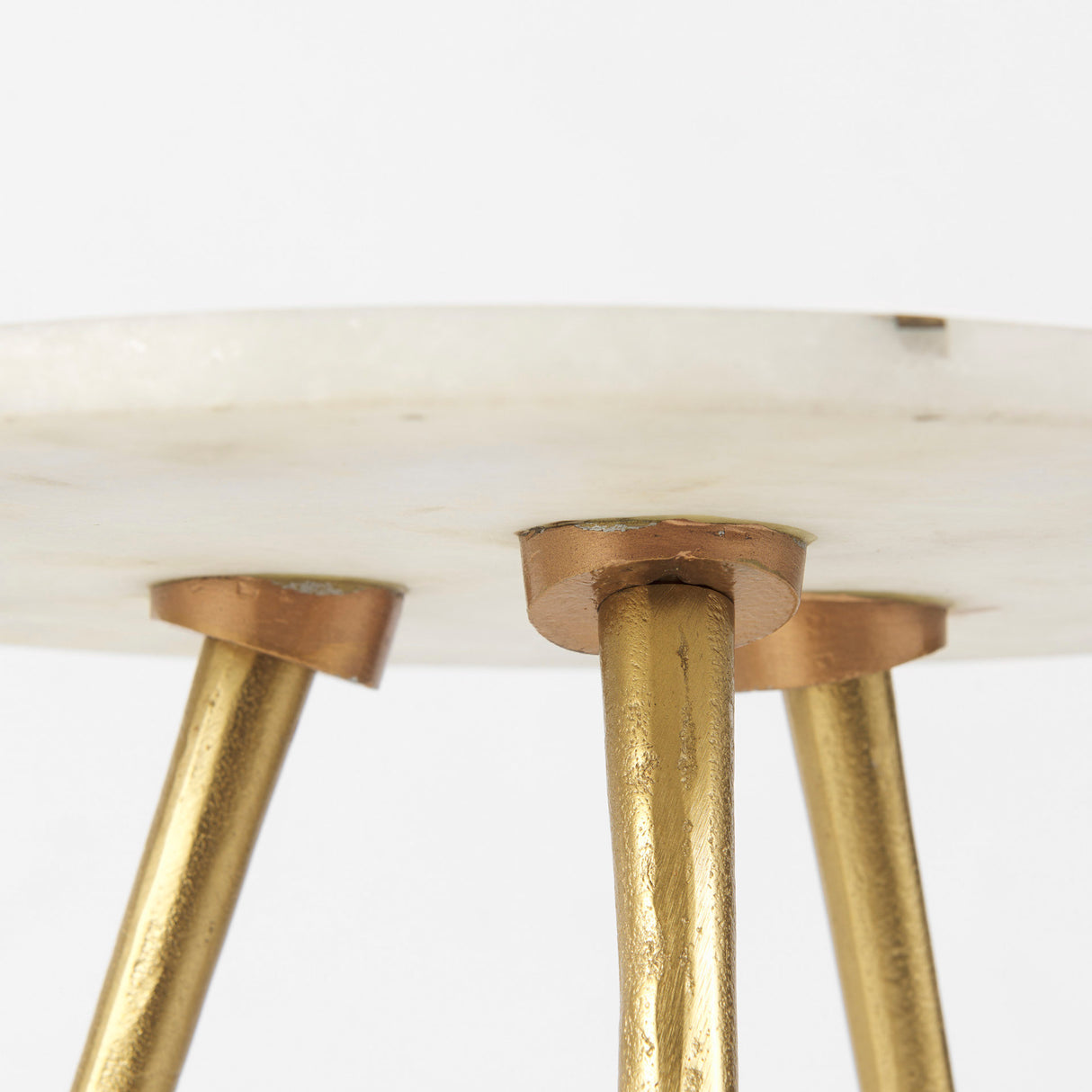 Vivienne 16.0L x 16.0W x 19.0H White Marble W/Antique Gold Metal Round Small Side Table from Mercana - Luna Furniture