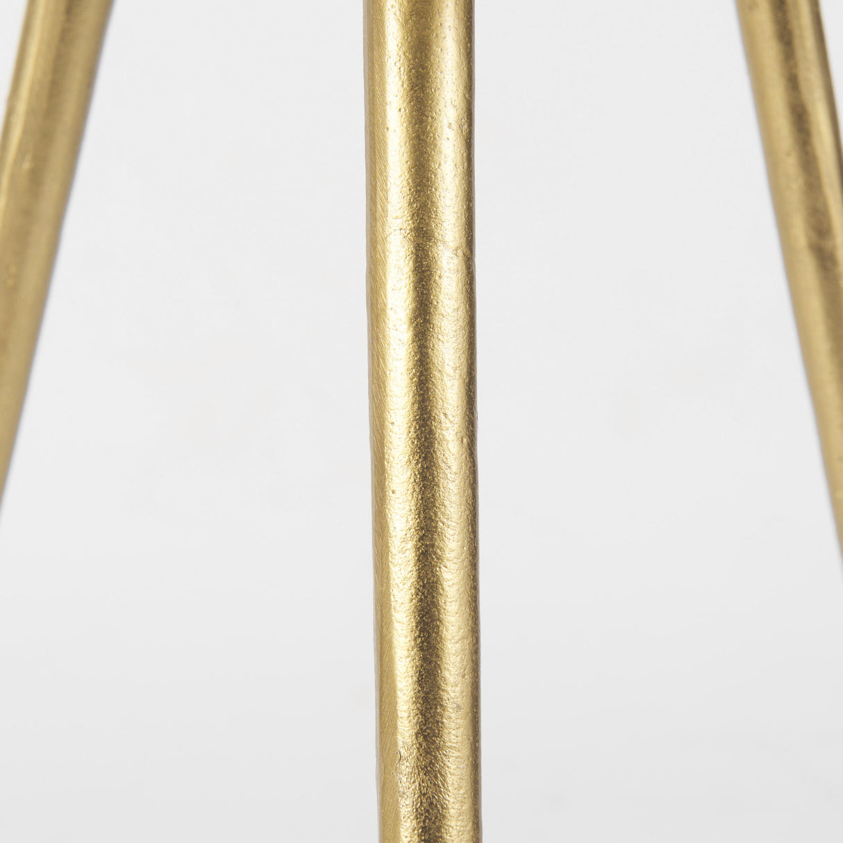 Vivienne 16.0L x 16.0W x 19.0H White Marble W/Antique Gold Metal Round Small Side Table from Mercana - Luna Furniture