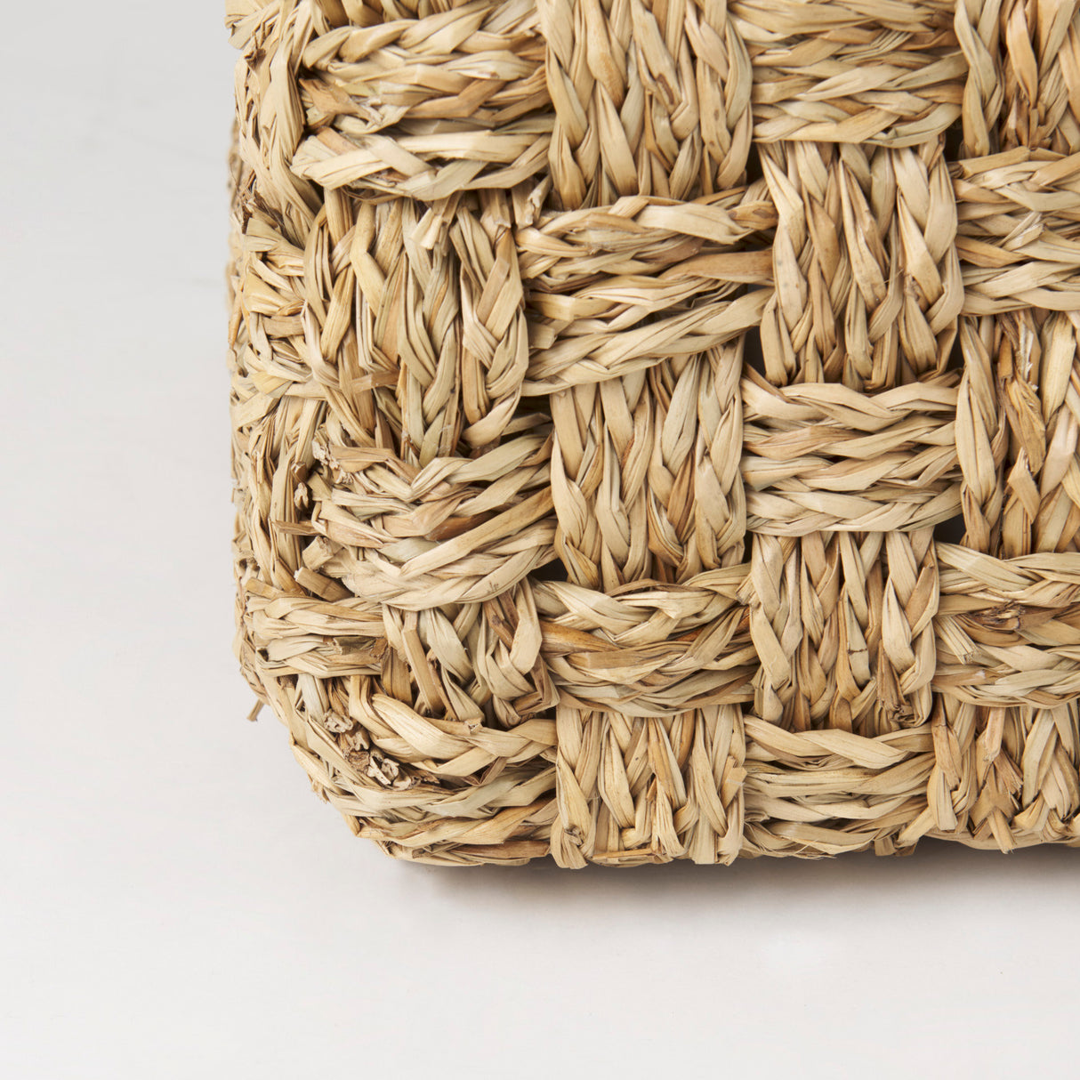 Adele 17.7L x 17.7W x 17.7H Medium Brown Seagrass Woven Square Pouf from Mercana - Luna Furniture