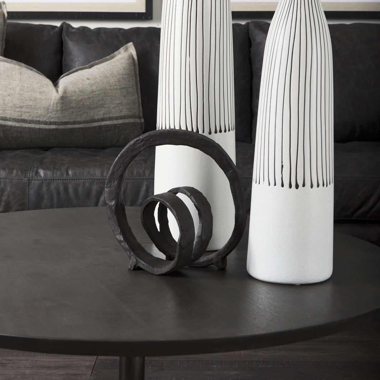 Stanislaw II Black Metal Infinite Ribbon Sculpture from Mercana - Luna Furniture