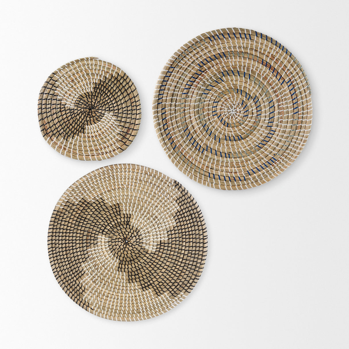 Avel 18.0L x 18.0W x 3.0H Light Brown Seagrass W/Dark Brown String Round Wall Hanging Plate from Mercana - Luna Furniture