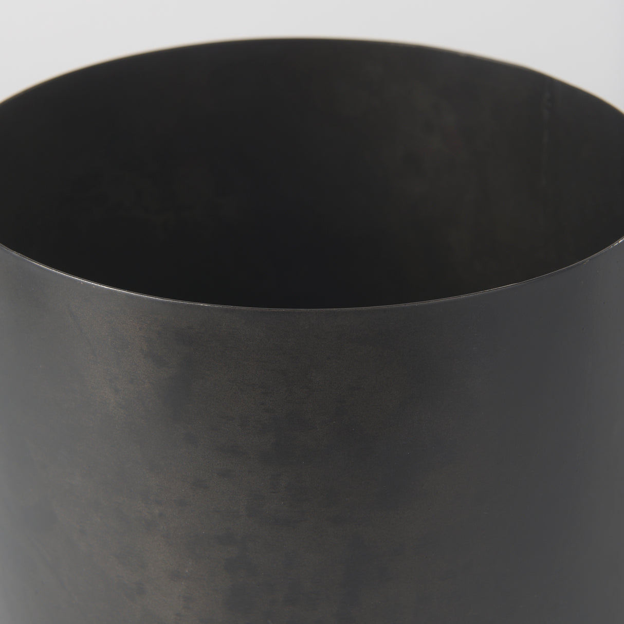 Juno 8.5H Large Black Iron Vase from Mercana - Luna Furniture