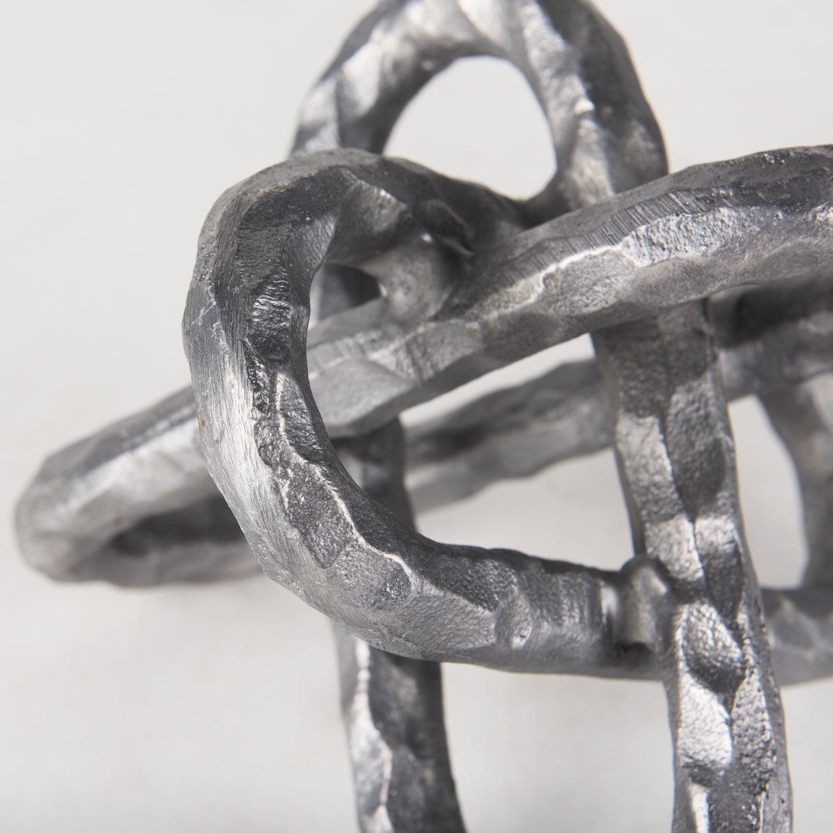 Wilhelm I (Small) 7L x 7W Silver Metal Link Decor Object from Mercana - Luna Furniture