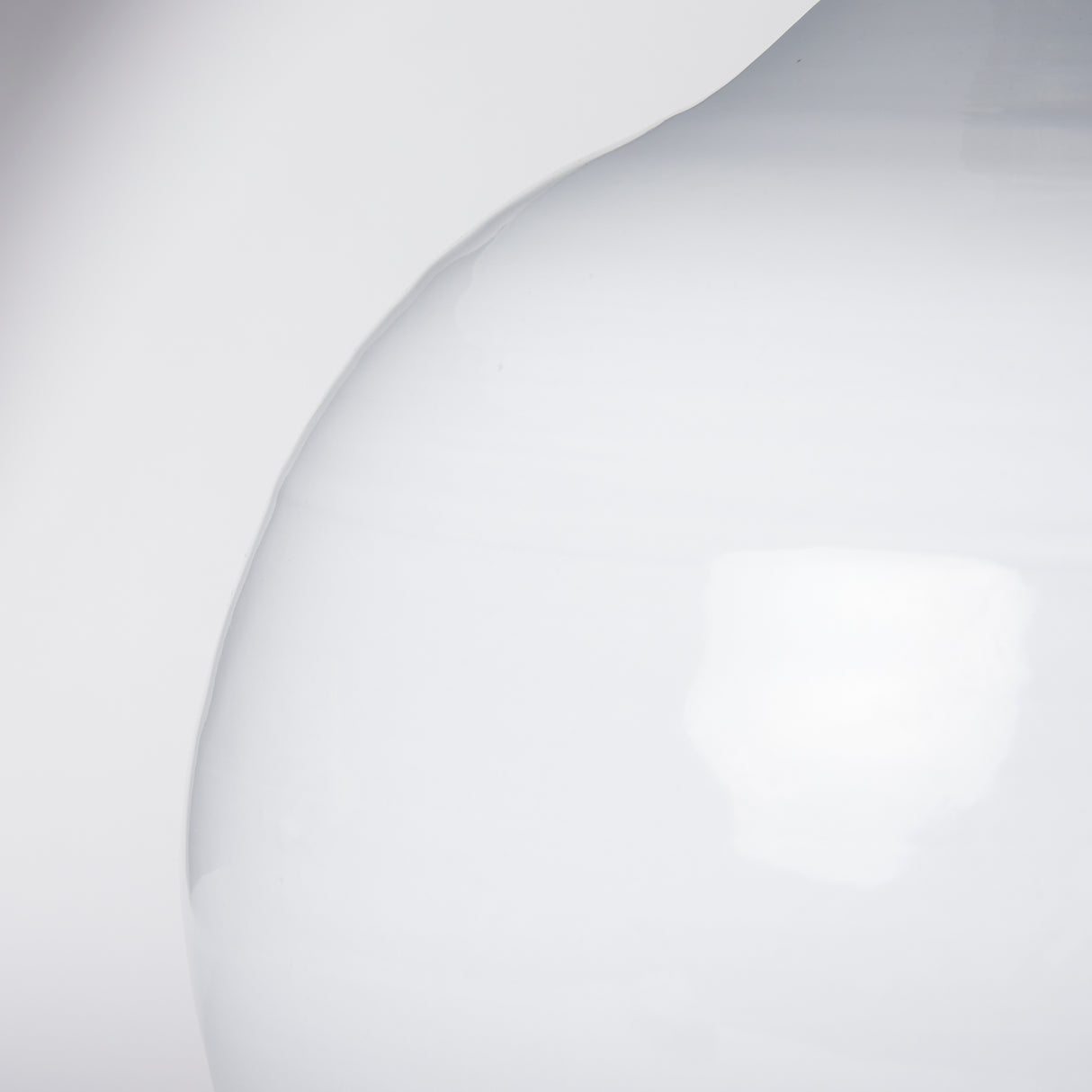 Mehdi White Ceramic Table Lamp from Mercana - Luna Furniture