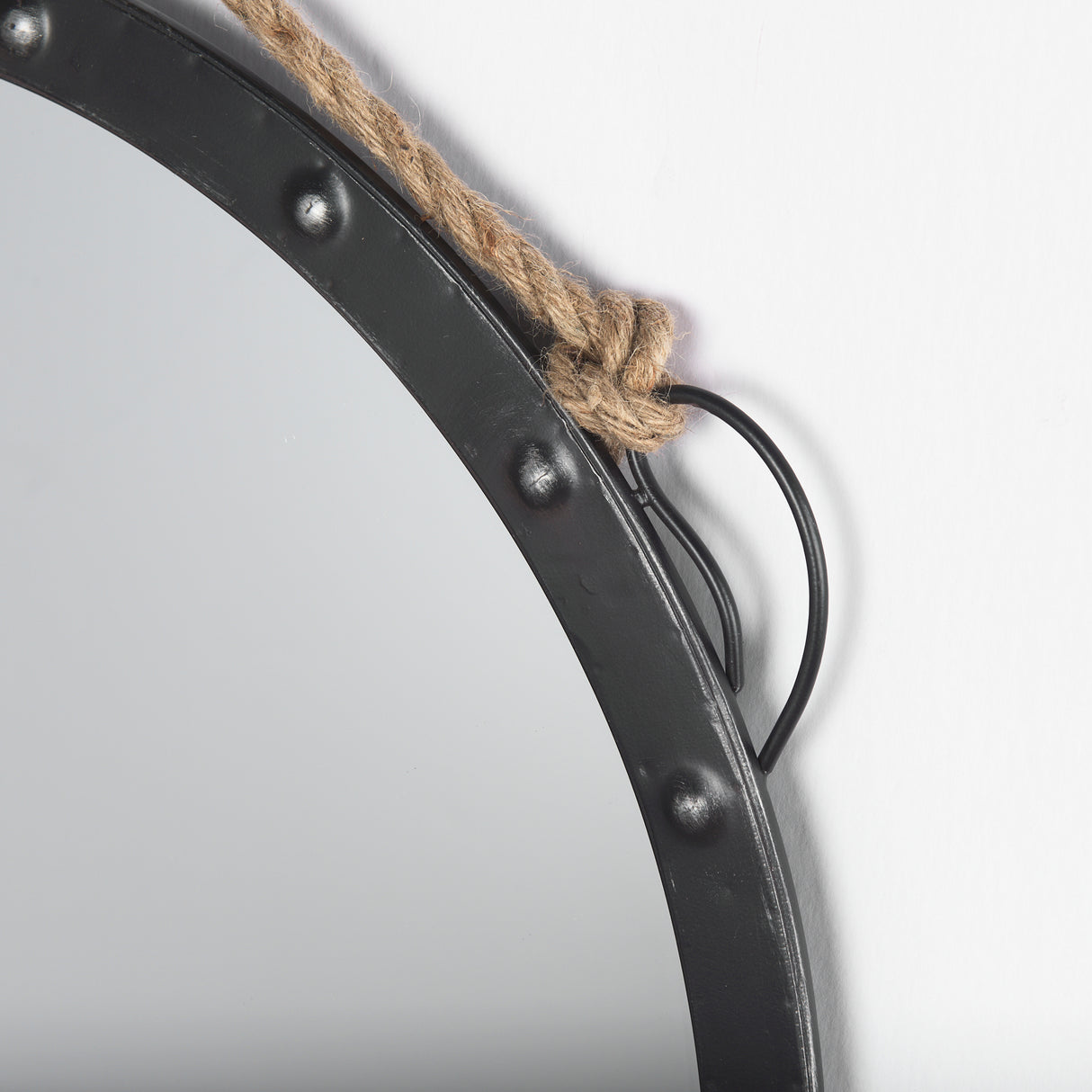 Pendula 27L x 27H Round Metal Frame Mirror from Mercana - Luna Furniture