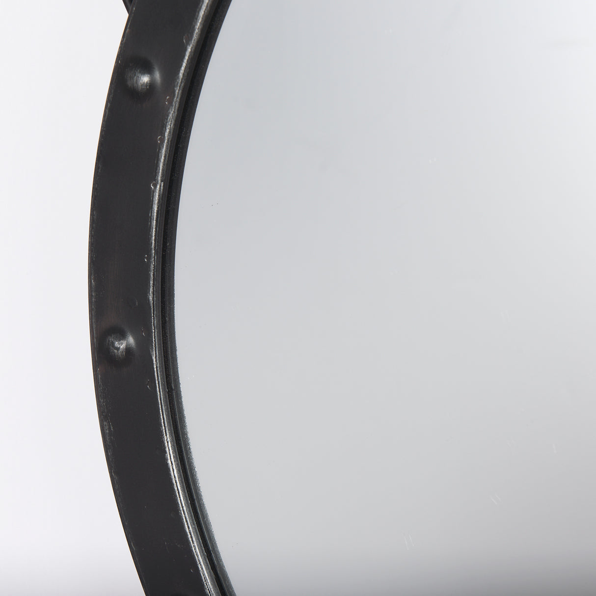 Pendula 27L x 27H Round Metal Frame Mirror from Mercana - Luna Furniture
