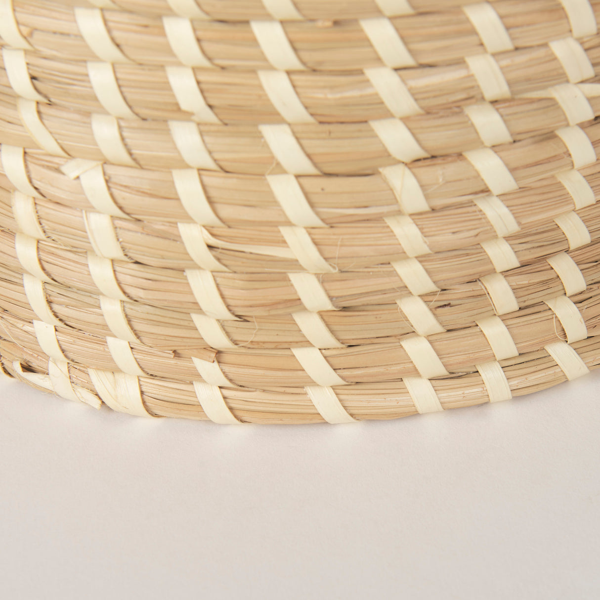 Kailini Set of 3 Nesting Seagrass & Palm Leaf Boxes with Lids from Mercana - Luna Furniture