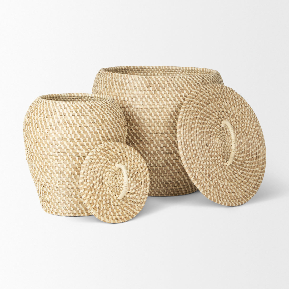Kalopa Set of 2 Seagrass Floor Baskets w/ Flat Handled Lid from Mercana - Luna Furniture