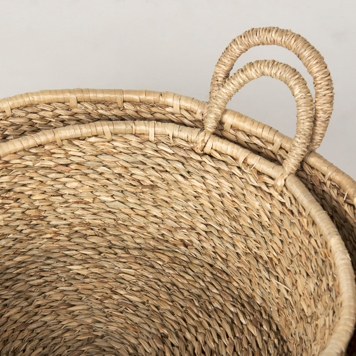 Ayanna Set of 2 Deep Nesting Seagrass Baskets w/ Handles from Mercana - Luna Furniture
