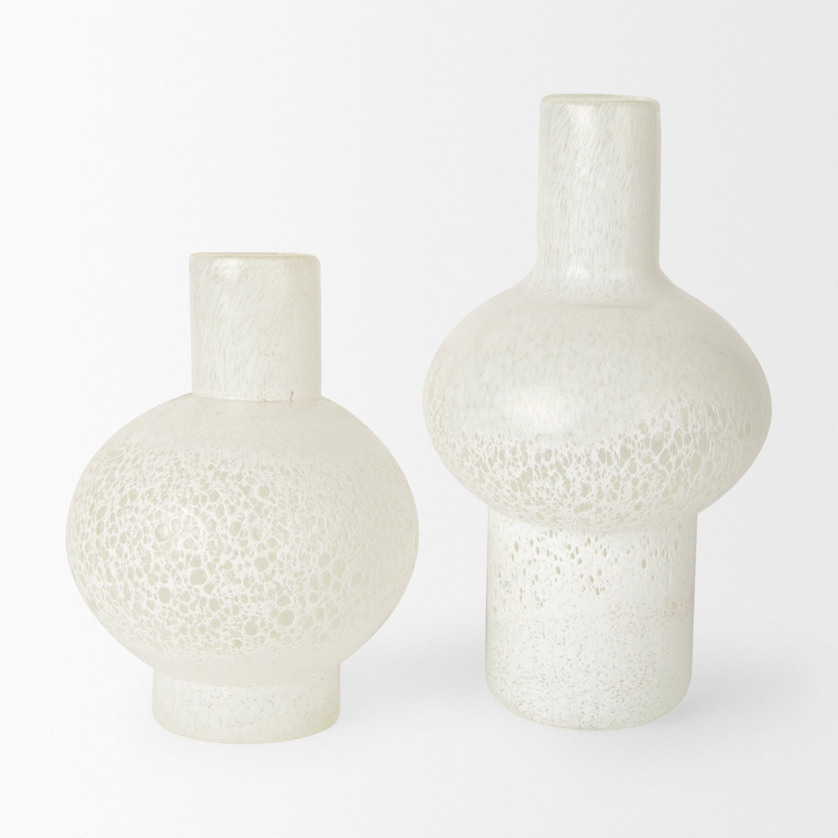 Heket Short White Glass Vase from Mercana - Luna Furniture