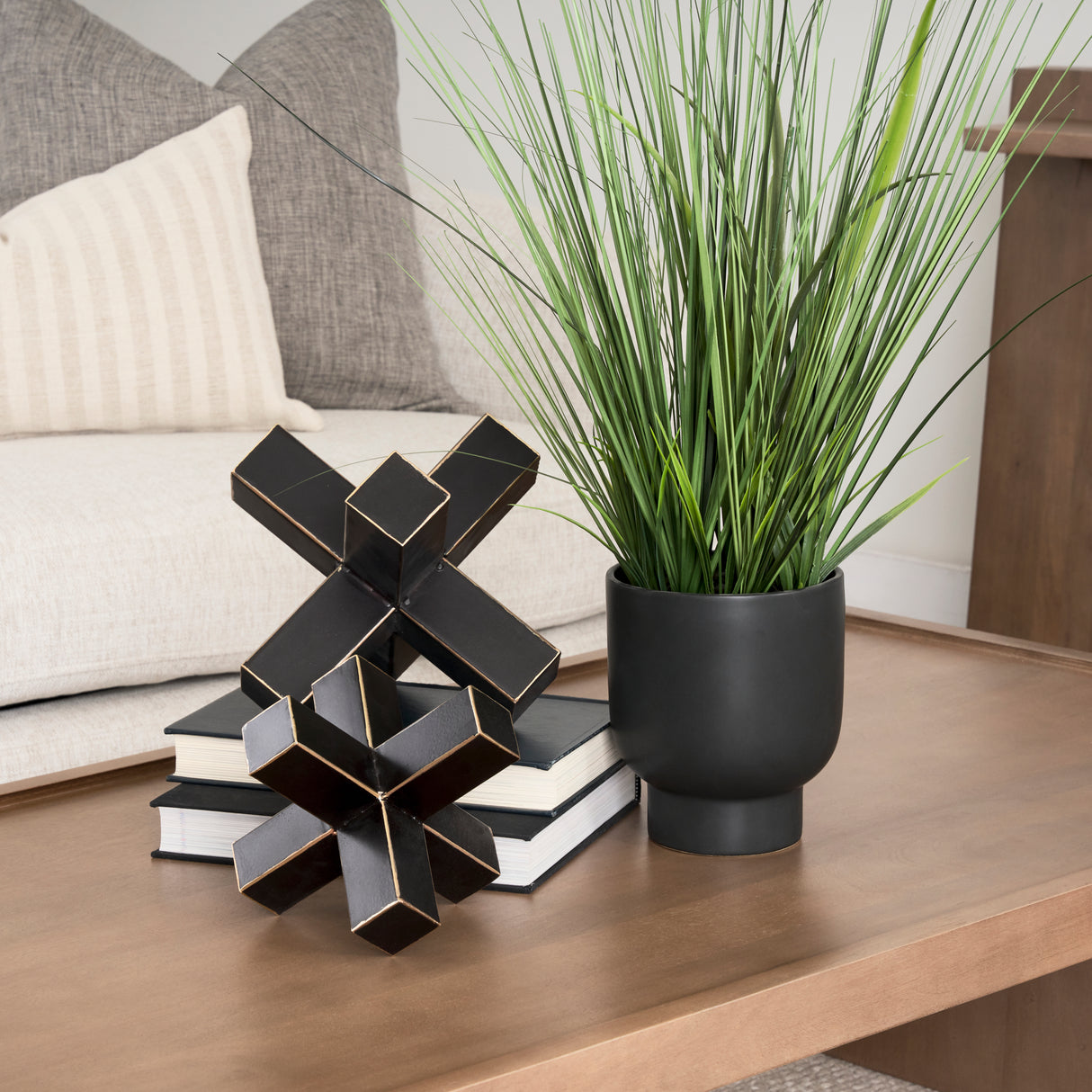 Abel (Large) 9L x 9W Black Metal Jack W/ Gold Accents from Mercana - Luna Furniture
