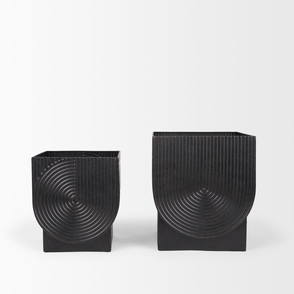 Medina Antiqued Black Metal Planters (Set of 2) from Mercana - Luna Furniture