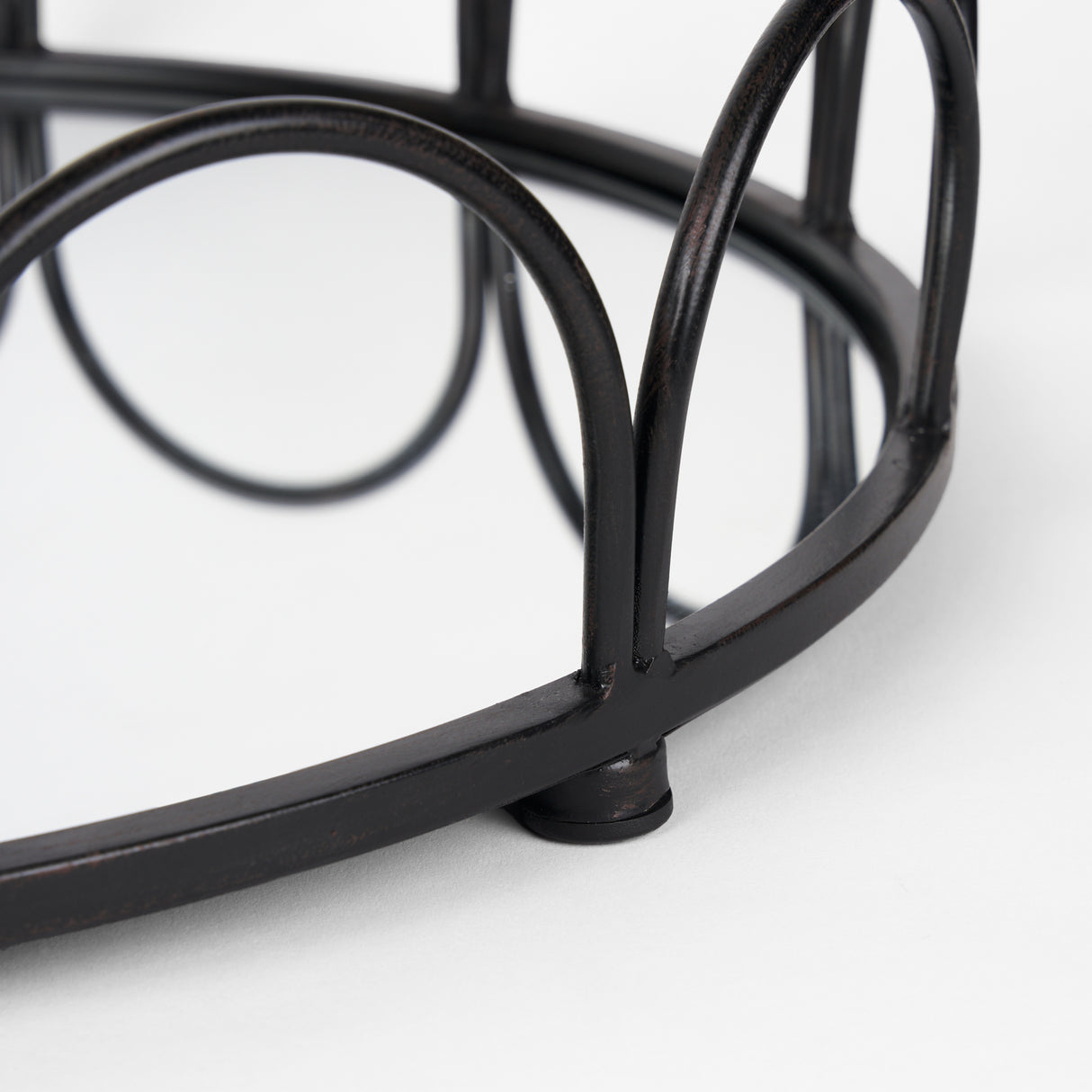 Lenore Round Metal/Mirror Tray Black (Set of 2) from Mercana - Luna Furniture