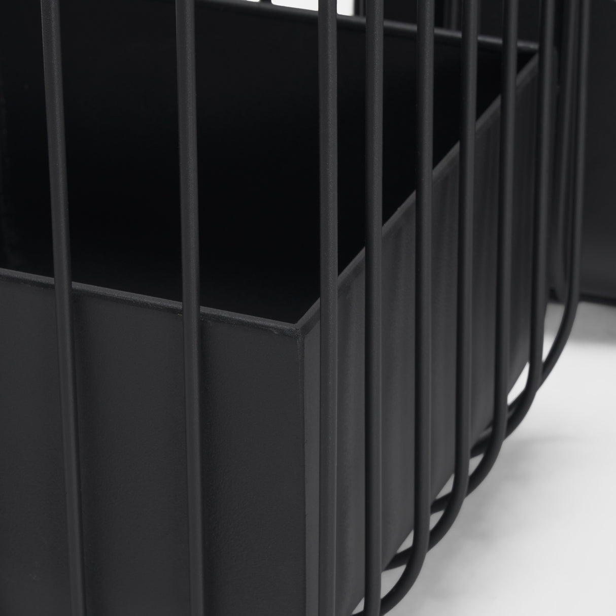 Verna Matte Black Wire Cage Metal Planters (Set of 2) from Mercana - Luna Furniture