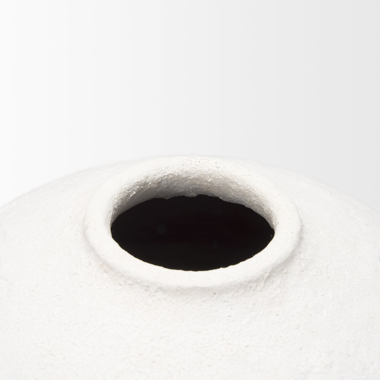 Karakum II Large White Textured Ceramic Vase from Mercana - Luna Furniture