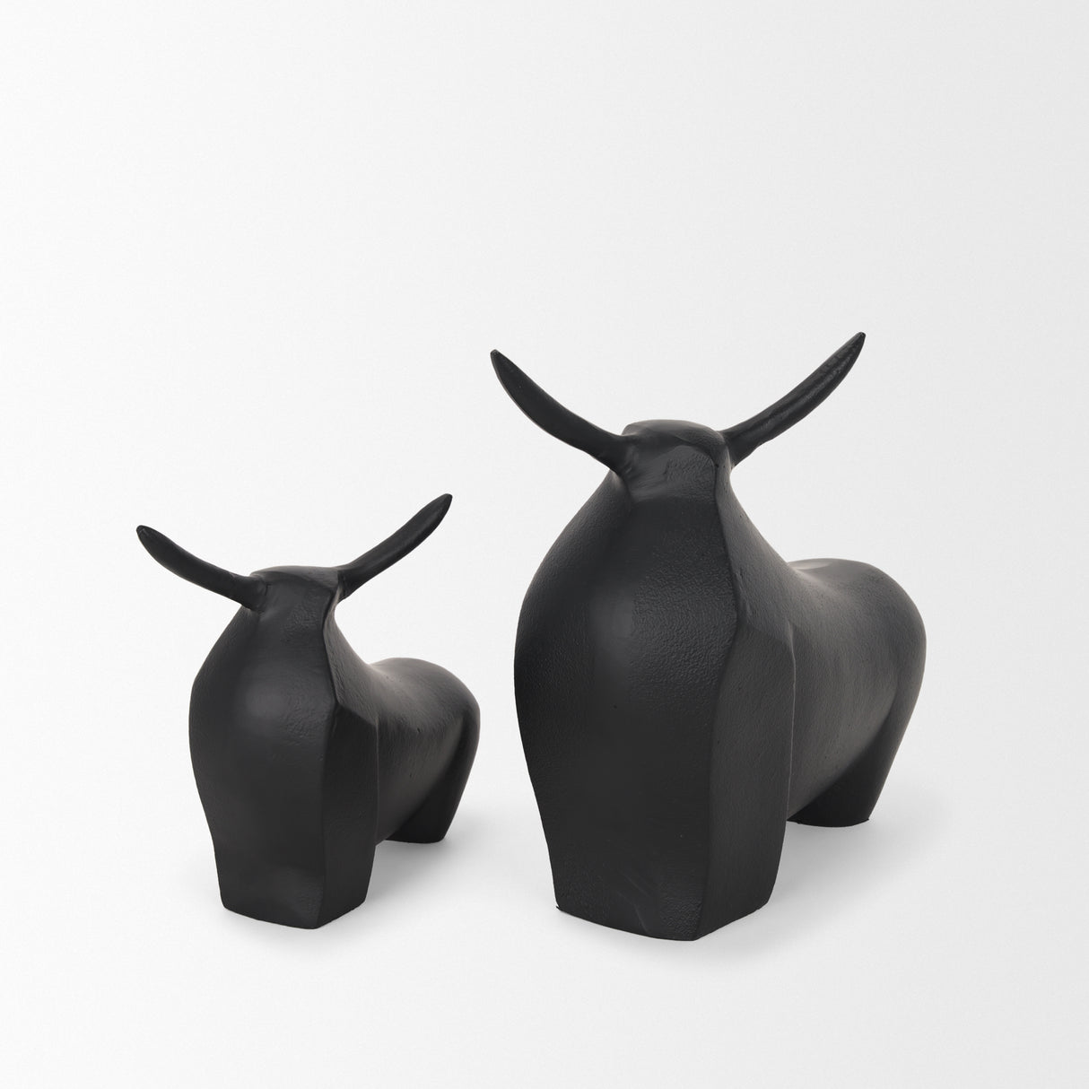 Radu Small Matte Black Metal Bull Decorative Object from Mercana - Luna Furniture
