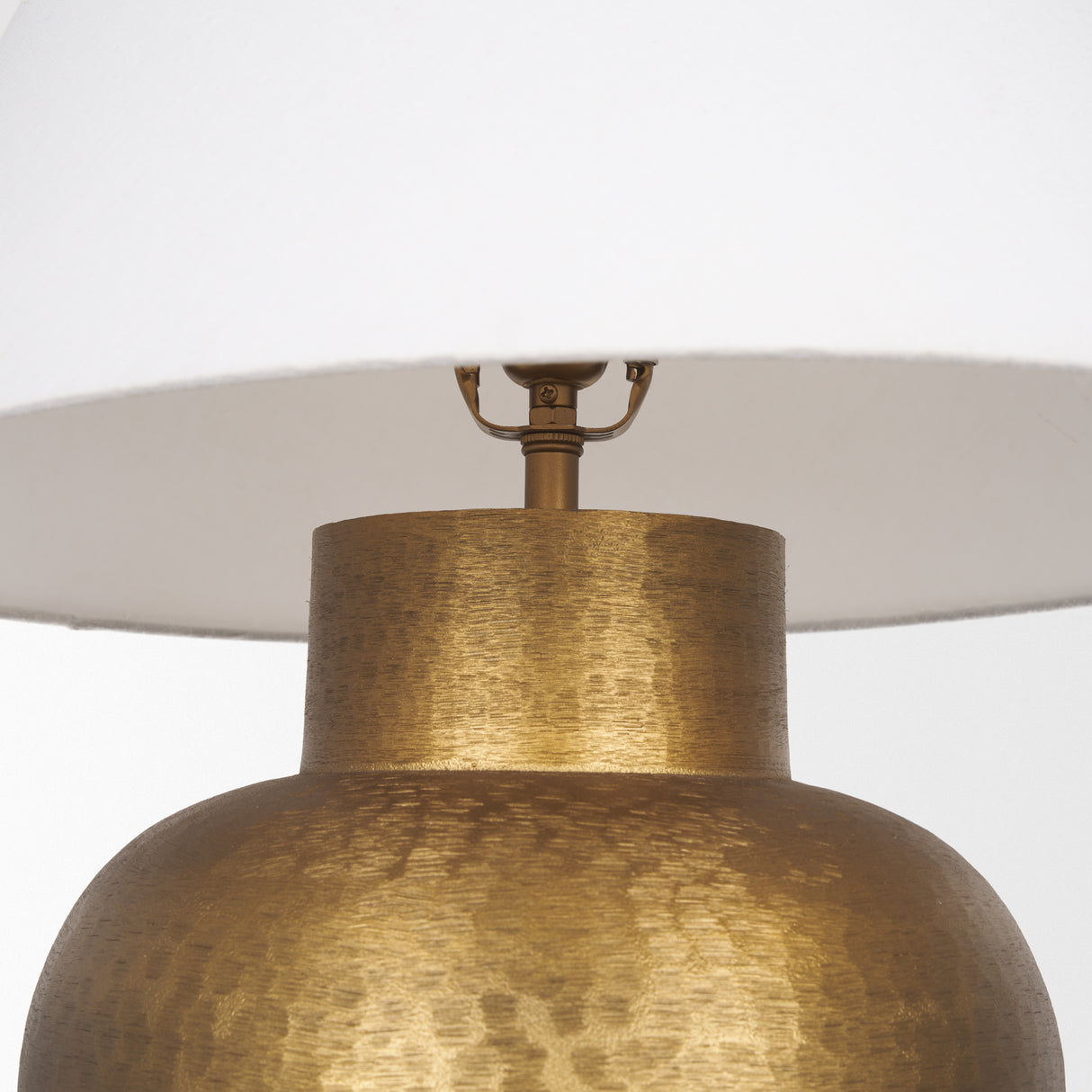 Salaah Antique Gold Brushed Metal w/ Cream Shade Table Lamp from Mercana - Luna Furniture