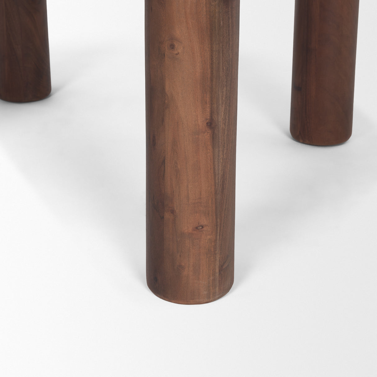 Soma 48" Red Brown Acacia Wood Round Dining Table from Mercana - Luna Furniture