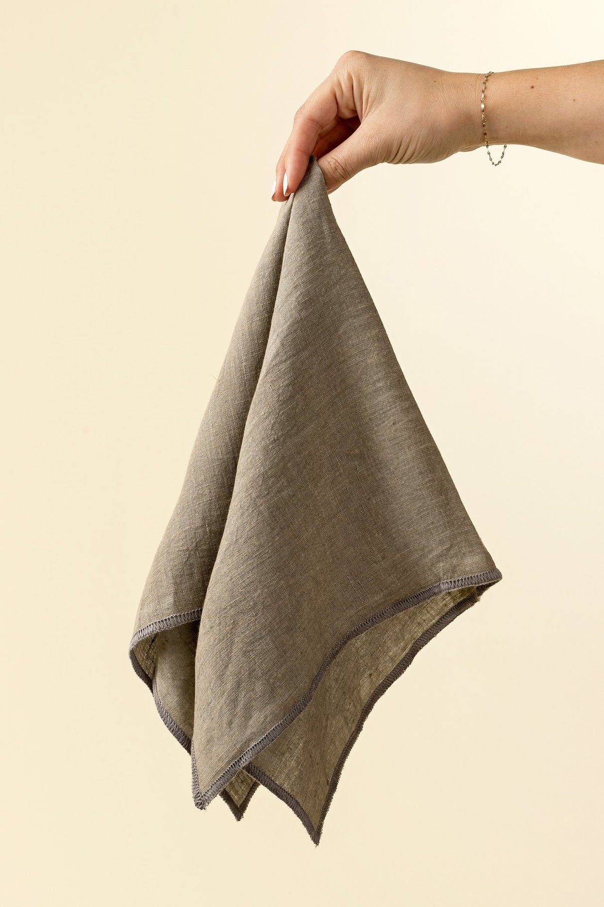Stonewashed Linen Napkins S/4, Grey, Set of 4 from Mercana - Luna Furniture