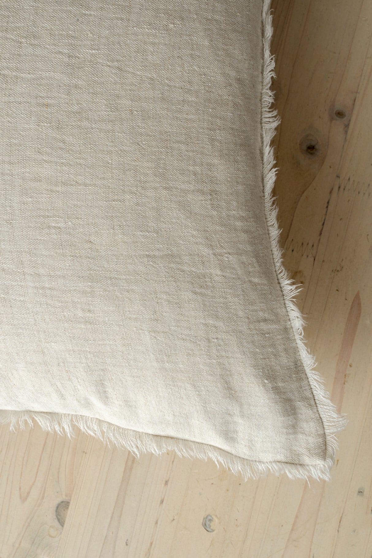 Lina 24x24 Linen Pillow Chambray Cover w/Filler, Set of 2 from Mercana - Luna Furniture