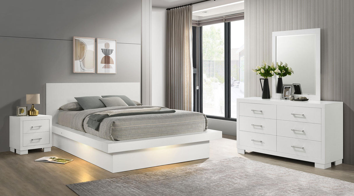 Jessica White 5-Piece Queen Bedroom Set with Nightstand Panels from Coaster - Luna Furniture