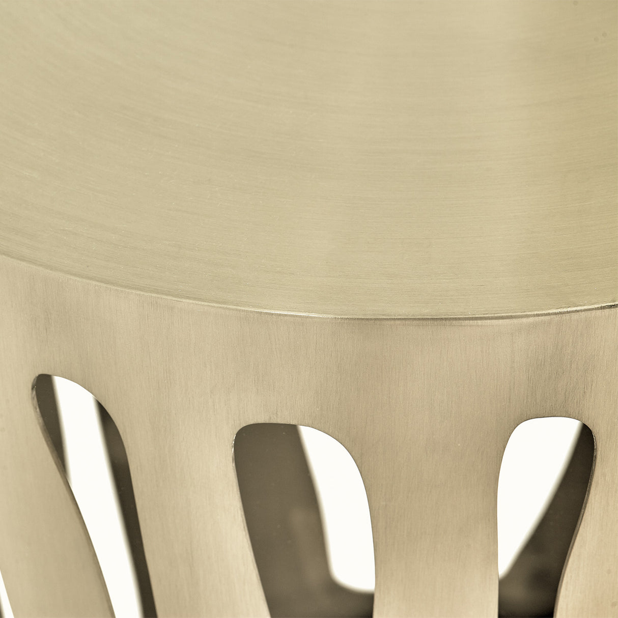 La Rachelle Medium Champagne 54'' Round Dining Table from Michael Amini - Luna Furniture