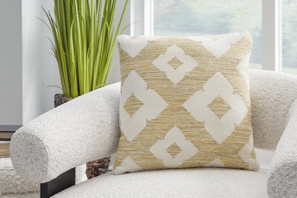Brockner Next-Gen Nuvella Brown/Yellow Pillow