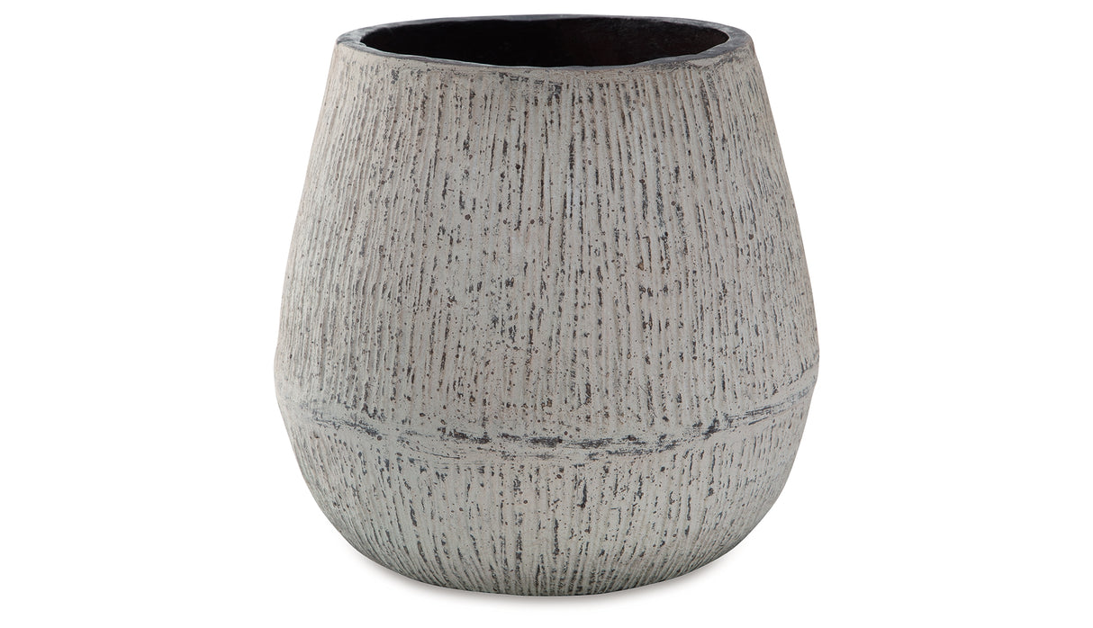 Claymount Distressed Brown Vase from Ashley Furniture - Luna Furniture