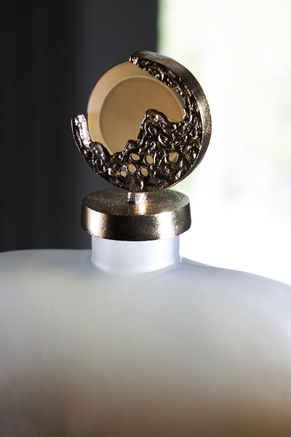 Acario Taupe/Gold Finish Jar from Ashley Furniture - Luna Furniture