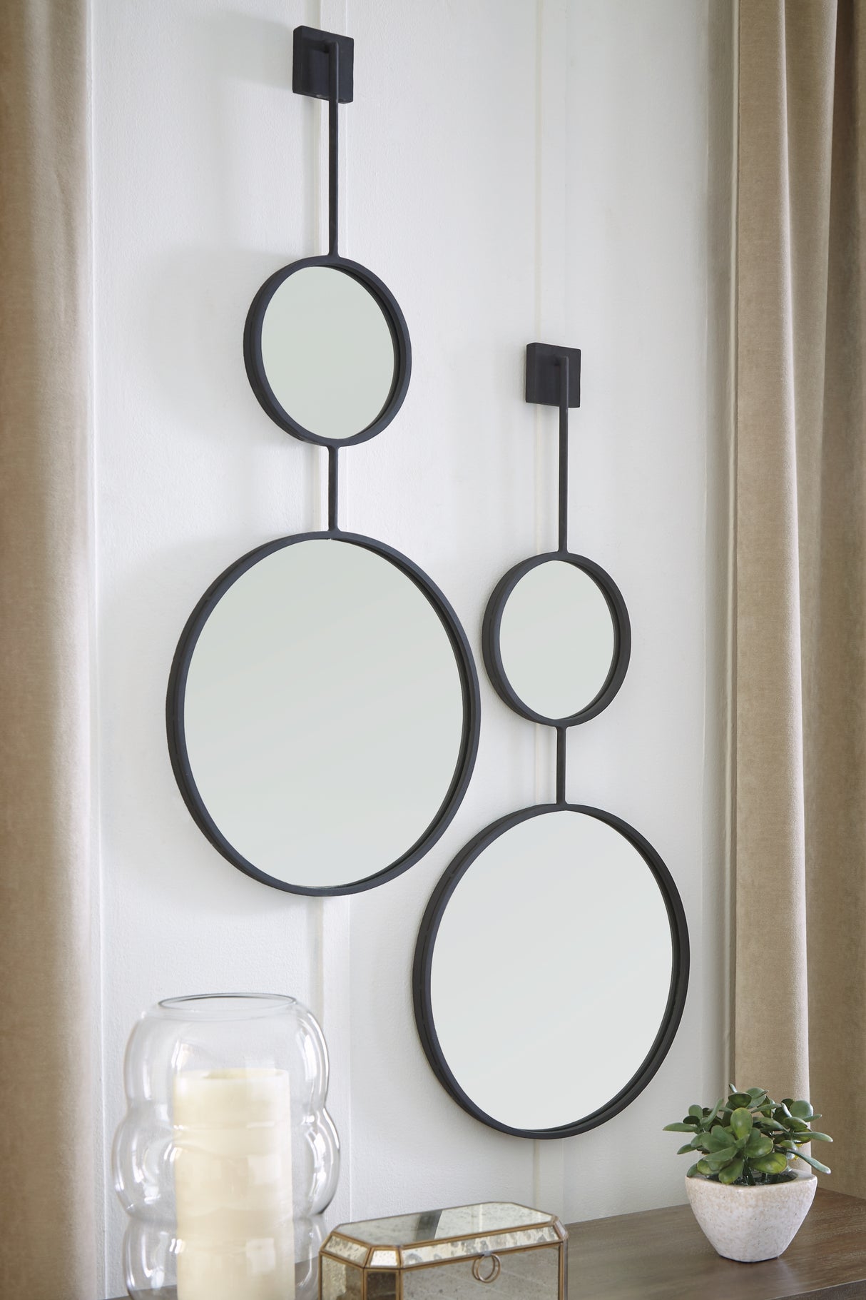 Brewer Black Accent Mirror from Ashley Furniture - Luna Furniture
