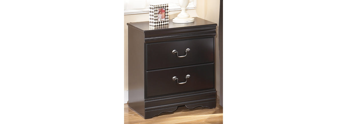 Huey Vineyard Black Queen Sleigh Headboard, Dresser, Mirror and Nightstand from Ashley Furniture - Luna Furniture