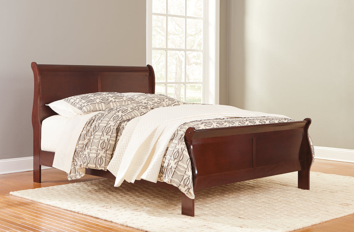 Alisdair Reddish Brown King Sleigh Bed, Dresser, Mirror and Nightstand from Ashley Furniture - Luna Furniture